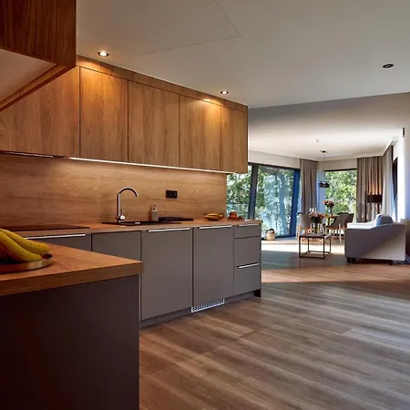 Baltic Jet Luxury אוסטרוני מורסקי