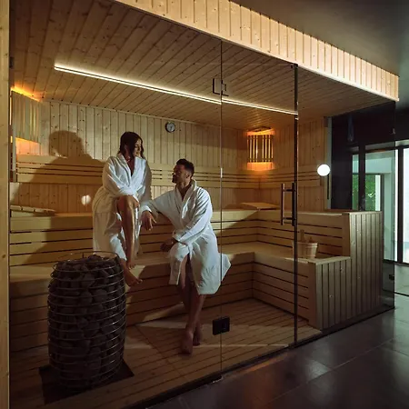 Baltic Jet Luxury מלון דירות 4*